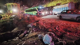 Huaicos bloquean carreteras en tres provincias de la región Arequipa