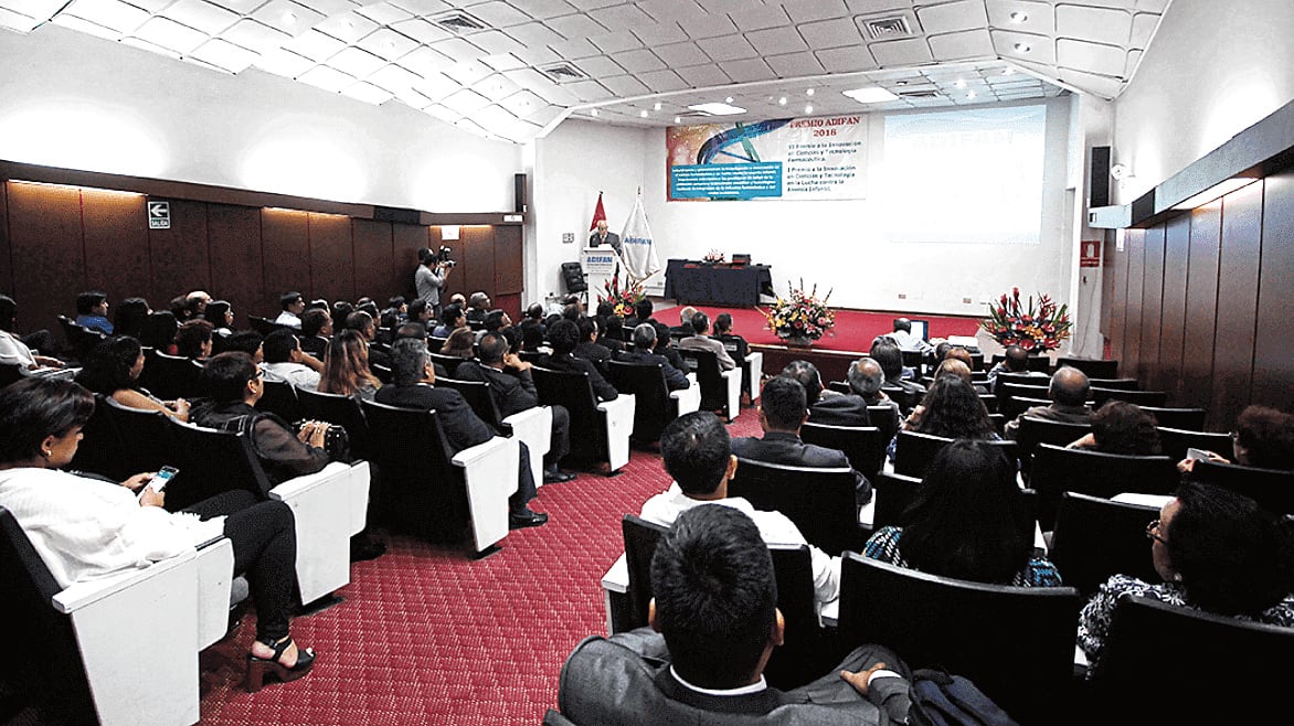 Desde las 8:45 a. m., 26 candidatos presidenciales participan en un foro clave rumbo a las elecciones 2026. Sigue aquí el desarrollo EN VIVO de sus propuestas.