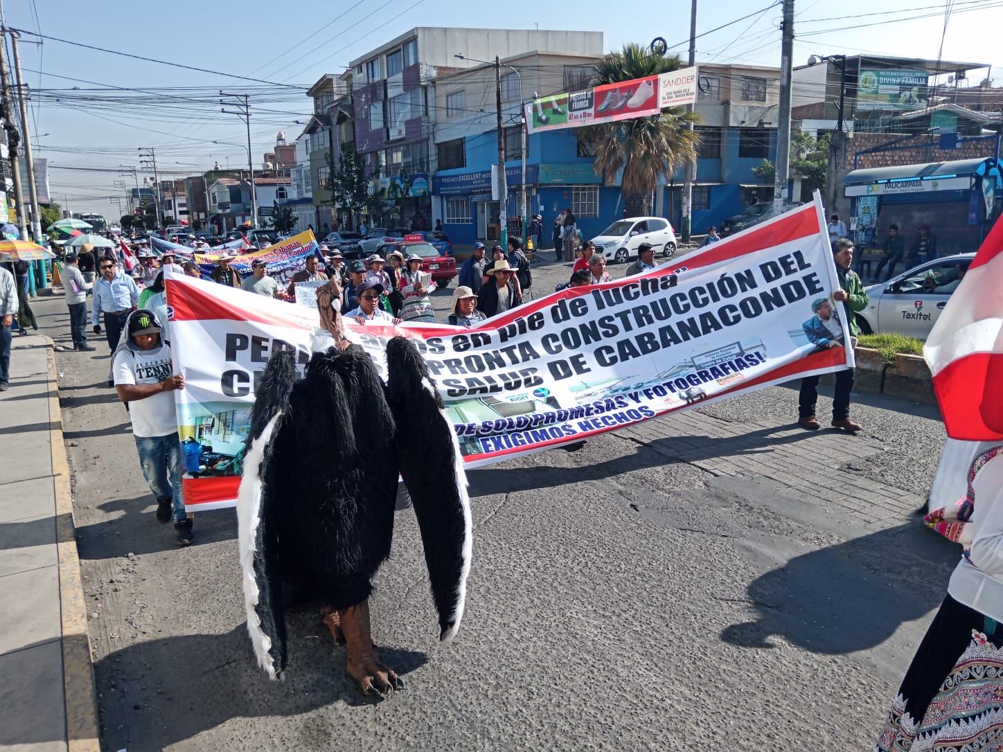 Pobladores se movilizaron por la avenida Kennedy. Foto: Álvaro Figueroa.