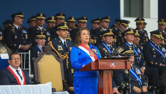 La mandataria destacó el sacrificio del capitán Quiñones y reafirmó su compromiso con la modernización de las Fuerzas Armadas. FOTO: PRESIDENCIA