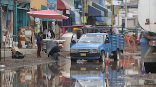 Arequipa: Lluvias inundan obra vial en proceso en la avenida Jesús y comerciantes son perjudicados (VIDEO)