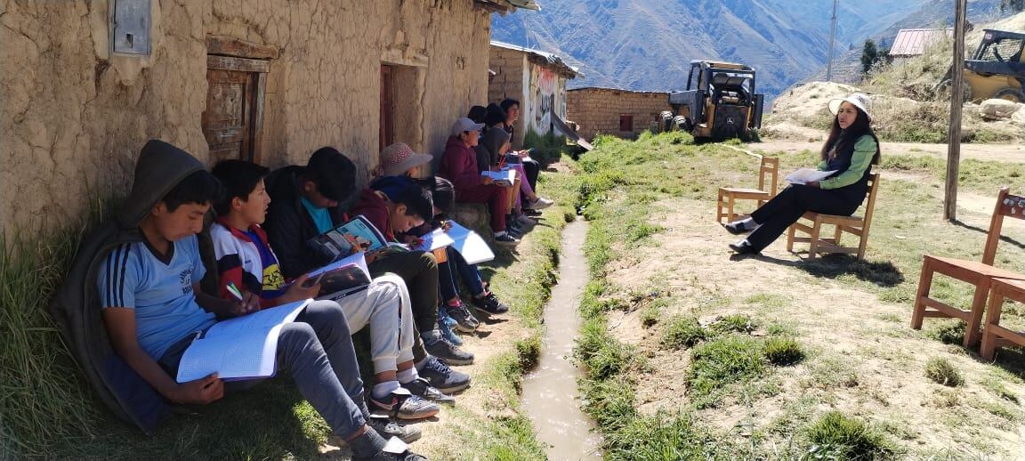Padres de plantel en el distrito de Cáceres del Perú protestaron para exigir el reinicio de los trabajos como parte de la Reconstrucción con Cambios.