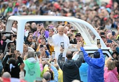 Papa León XIV reaparece en el papamóvil tras operación de cáncer y alista viaje a Perú