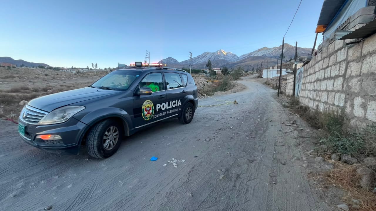 Arequipa: Lo atropellan y lo botan en un barranco de Cayma (VIDEO)