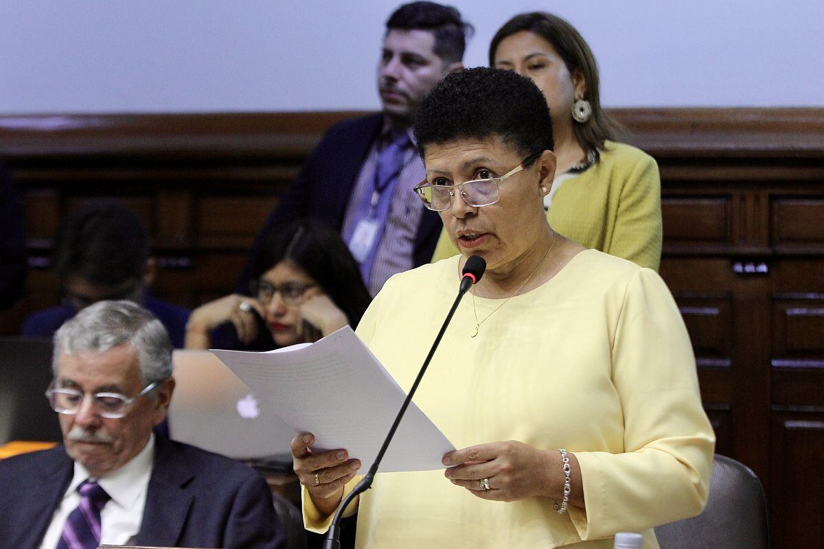 Comisión de Constitución, presidida por Martha Moyano de Fuerza Popular. (Foto: Congreso)