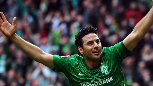 Claudio Pizarro volvió al gol en el empate del Werder Bremen 