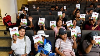 Moquegua: Capacitan a madres de familia en seguridad financiera y banca móvil