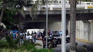 México: Hallan cuatro cadáveres colgados de un puente