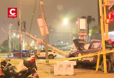 San Borja: Patrullero choca y policías dejan poste a punto de caer