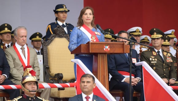 Dina Boluarte asegura apoyo de las Fuerzas Armadas a la Policía Nacional para combatir la inseguridad ciudadana.