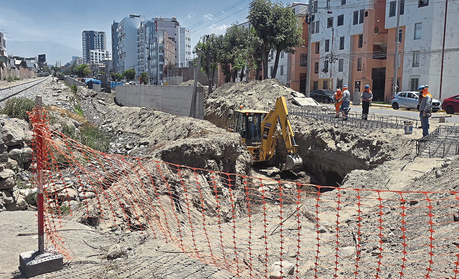 Arequipa: Construyen muros de contención sin permiso de la ANA