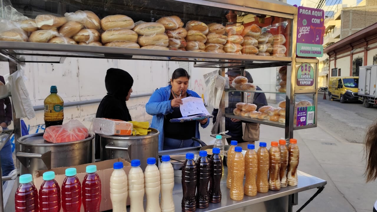 Exhortan a vendedores formalizar sus negocios