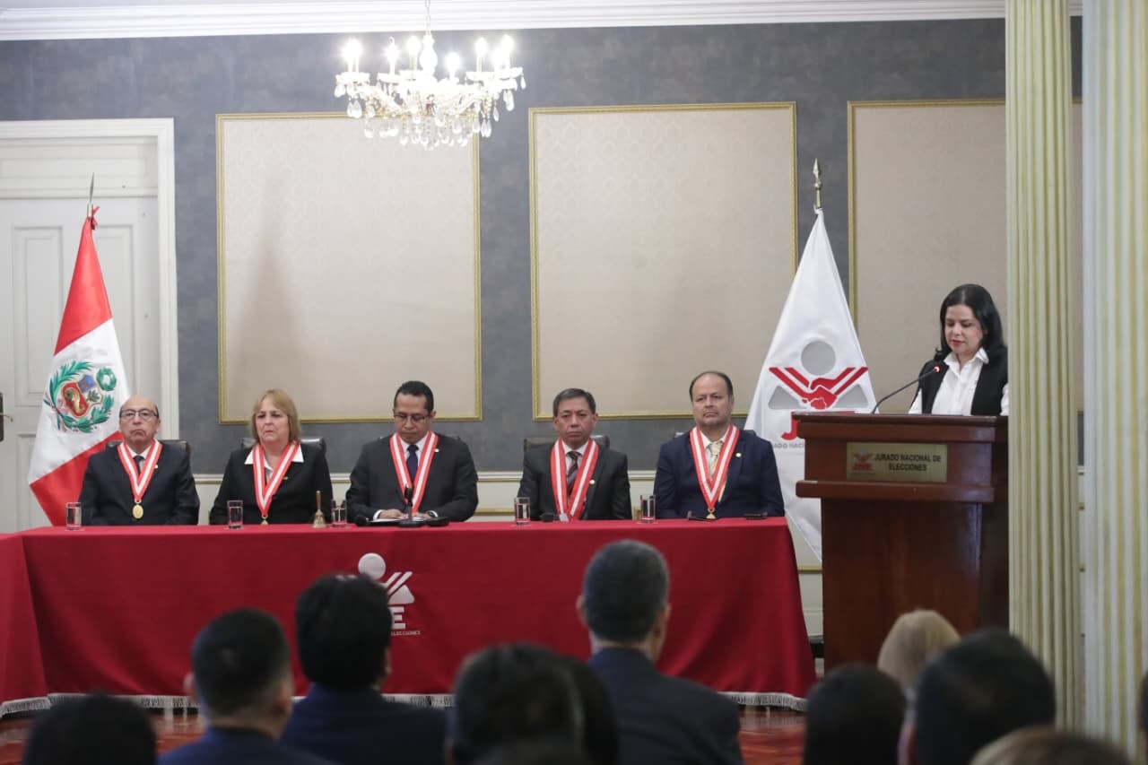 El Pleno del Jurado Nacional de Elecciones dará a conocer las fórmulas presidenciales que pasarán al balotaje de las Elecciones Generales 2026. La audiencia será seguida por una conferencia de prensa de Roberto Burneo. (Foto: César Bueno/GEC)