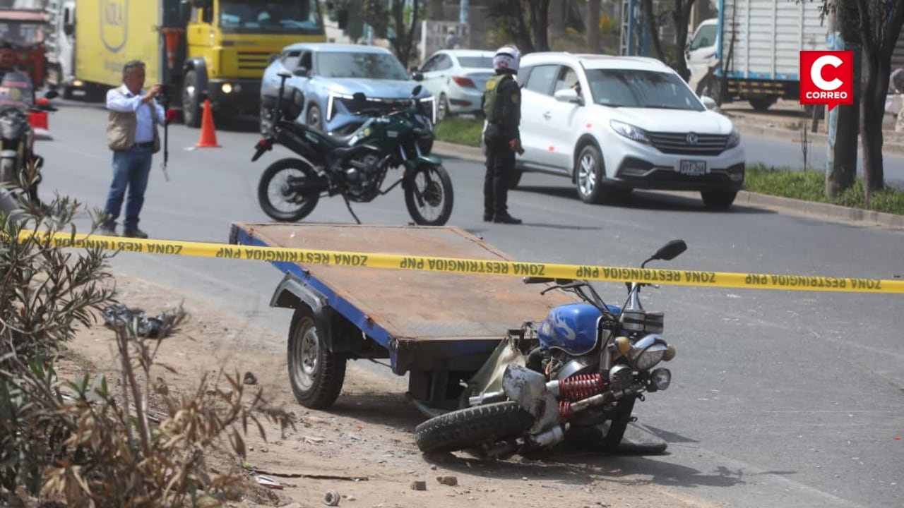 Ate: mujer falleció tras caer de un motocar y ser arrollada por un vehículo. Fotos: Violeta Ayasta / @photo.gec