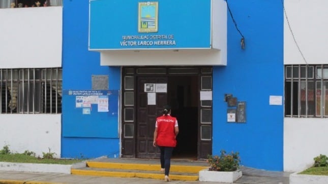 Contraloría alerta irregularidades en proyecto que se ejecutó en losa deportiva. Trabajos están a cargo de empresa “favorita” de esta comuna.