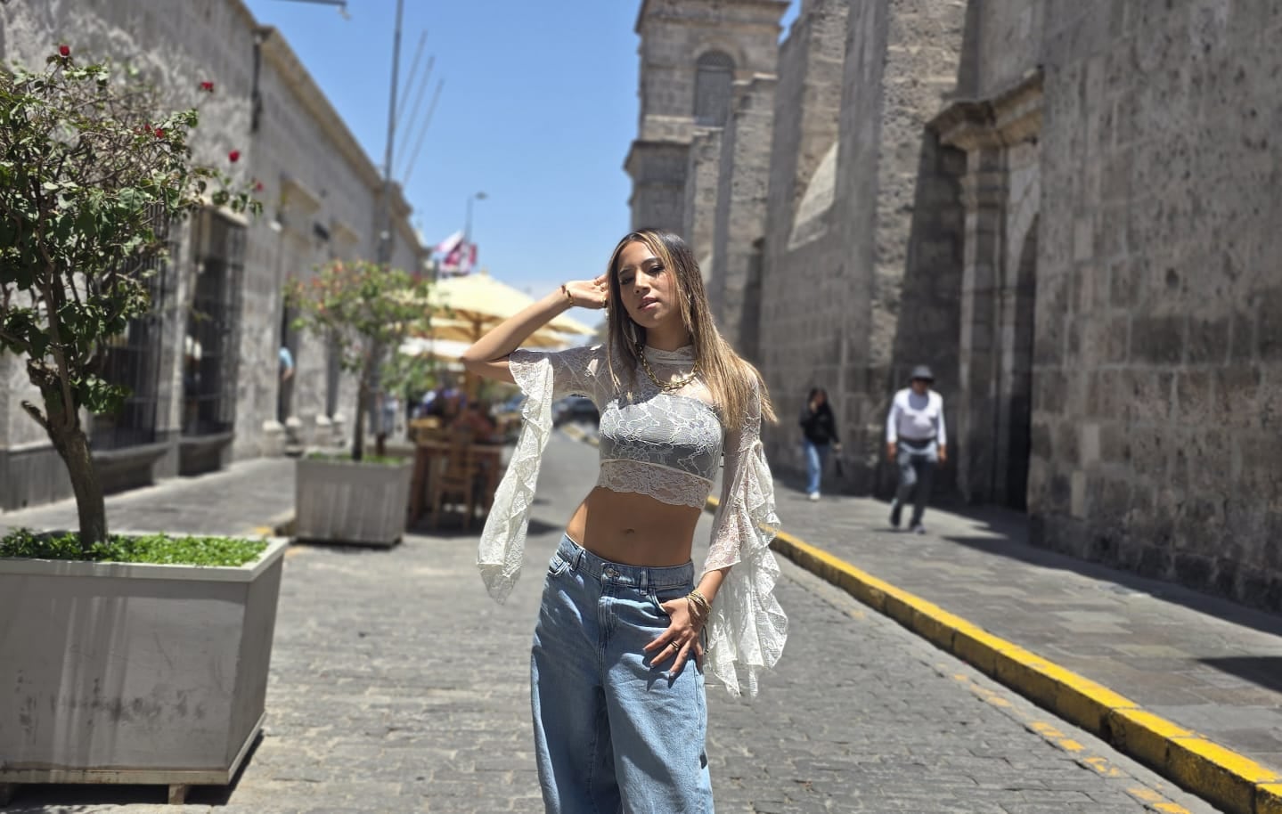 Iza Quilcat, cantante, compositora y guitarrista. (Foto: Omar Cruz/@photo.gec)