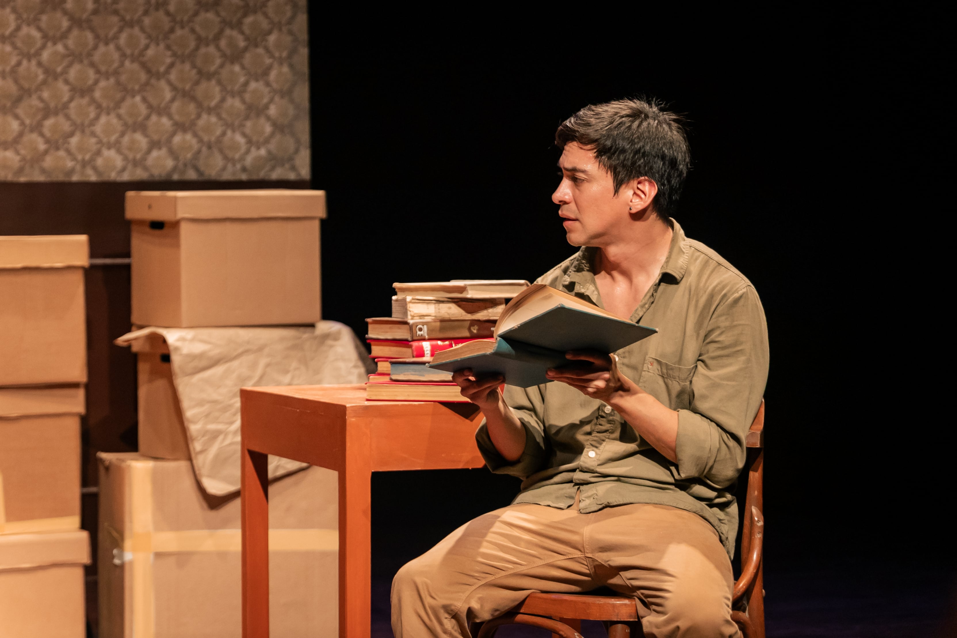 El unipersonal protagonizado por Emanuel Soriano vuelve a escena tras una exitosa primera temporada, consolidando su impacto en el público limeño.