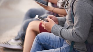 Exceso de positivismo en redes sociales afecta la salud emocional en fiestas de fin de año