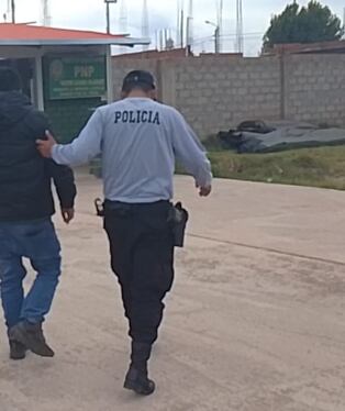 Los serenos y policías trasladaron a la agraviada hasta el servicio de emergencia del hospital Carlos Monge Medrano.