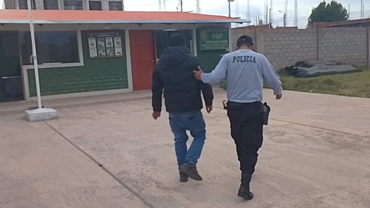 Los serenos y policías trasladaron a la agraviada hasta el servicio de emergencia del hospital Carlos Monge Medrano.
