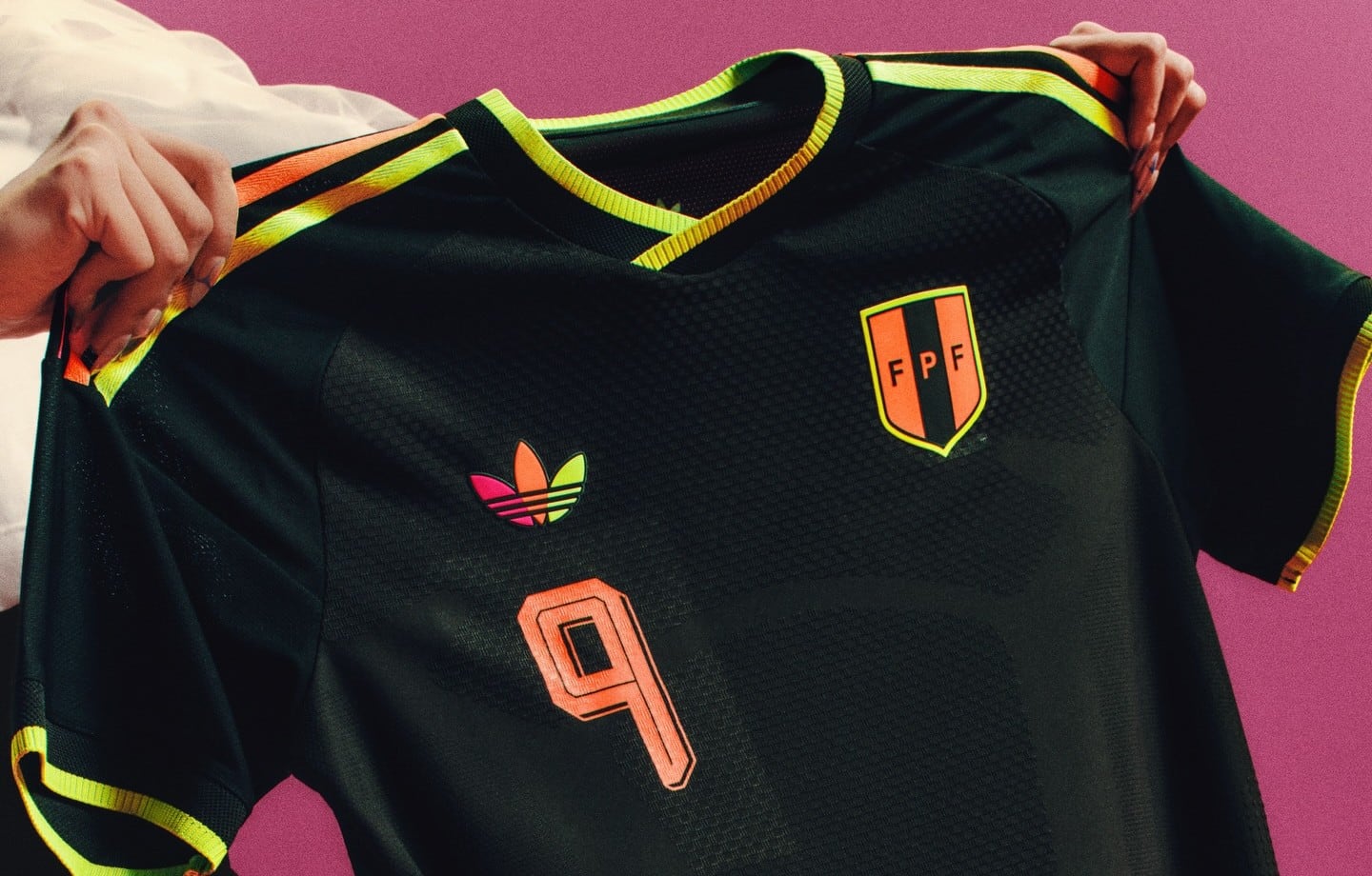 La nueva camiseta alternativa que usará la selección peruana. (Foto: Adidas)