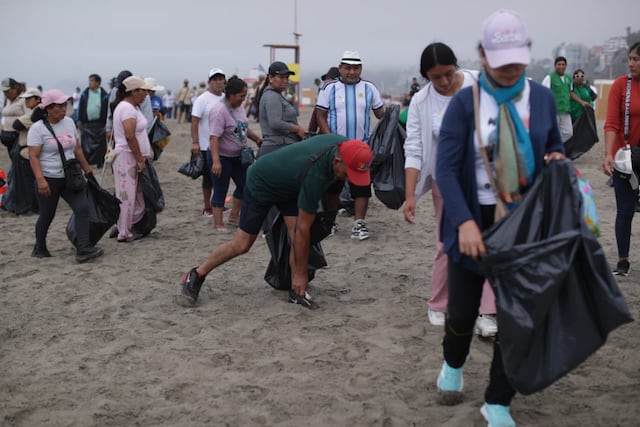 Cierran de la playa Agua Dulce por limpieza y fumigación (Foto: Julio Reaño/GEC)