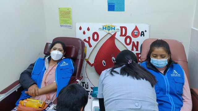 Integrantes de Iglesia de Dios sorprenden en hospital de Huancavelica y llegan a donar sangre