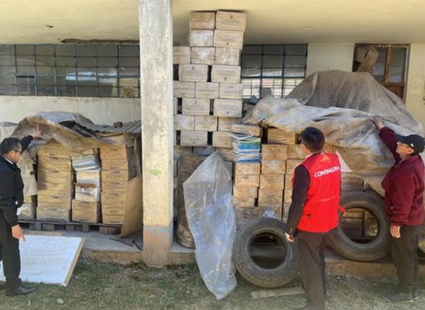 Huancayo: Contraloría advierte que 82 mil materiales educativos se pudren antes de llegar a escolares