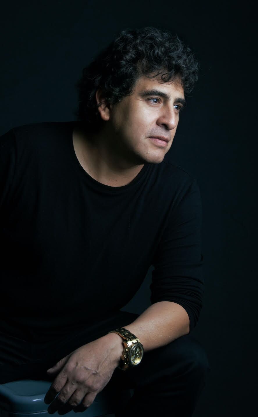 "Ahora con las plataformas, puedes subir muchas canciones, pero ojo, no todas van a ser éxitos, no hay que ilusionarse con eso", dice William Luna.