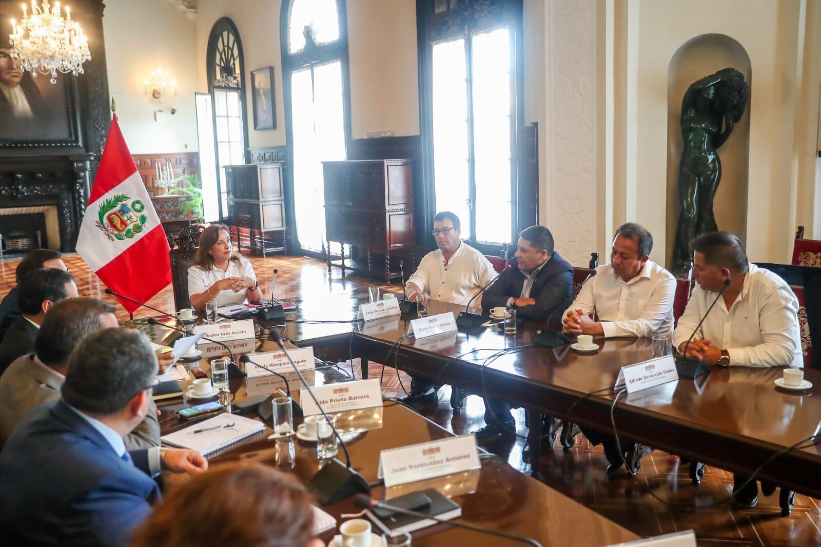 Última reunión de alcaldes de Arequipa con la presidenta de la República, Dina Boluarte. Foto: difusión.