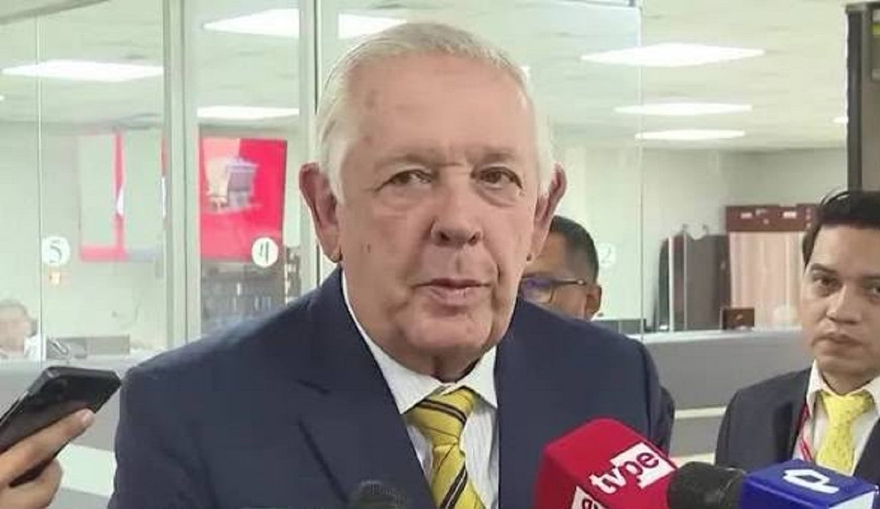 Diputado Javier Cipriani cuestiona demora de la ONPE en publicar resultados electorales
