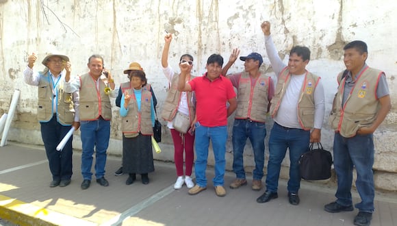 Representantes de juntas vecinales llegaron hasta la sede edil de la calle Inclán. (Foto: Adrian Apaza)