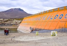 Realizan mantenimiento a parte de la estructura de la represa El Fraile en Arequipa