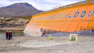Realizan mantenimiento a parte de la estructura de la represa El Fraile en Arequipa