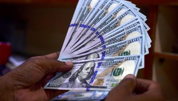 Sepa aquí cuál es el tipo de cambio del dólar estadounidense en los principales bancos del Perú, así como en las casas de cambio.  | Foto: AFP / Archivo