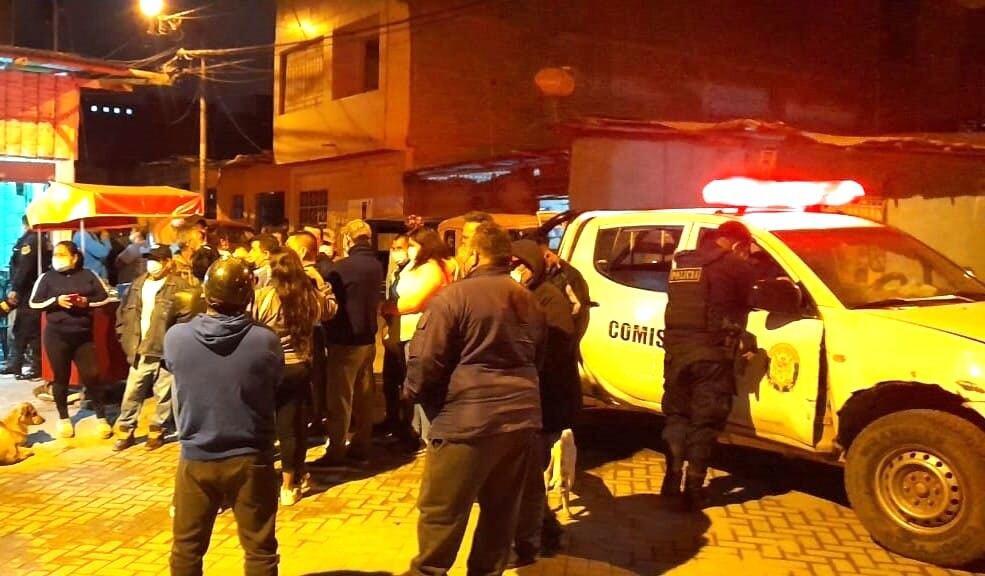 La menor fue trasladada de inmediato al centro de salud de Salitral, pero el médico solo certificó su deceso. Los familiares lloran su partida.