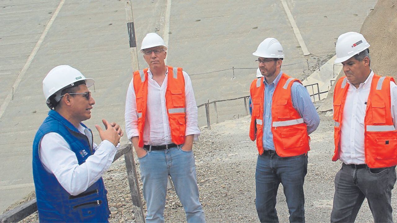 Además, el gerente general del PECh, Jhon Cabrera Carlos, aseguran que trabajan en nuevo trazo para Canal Madre de 127 kilómetros.