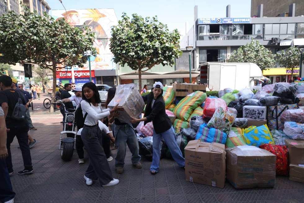Peruanos y venezolanos se unen para recolectar ayuda para damnificados por terremotos en Venezuela