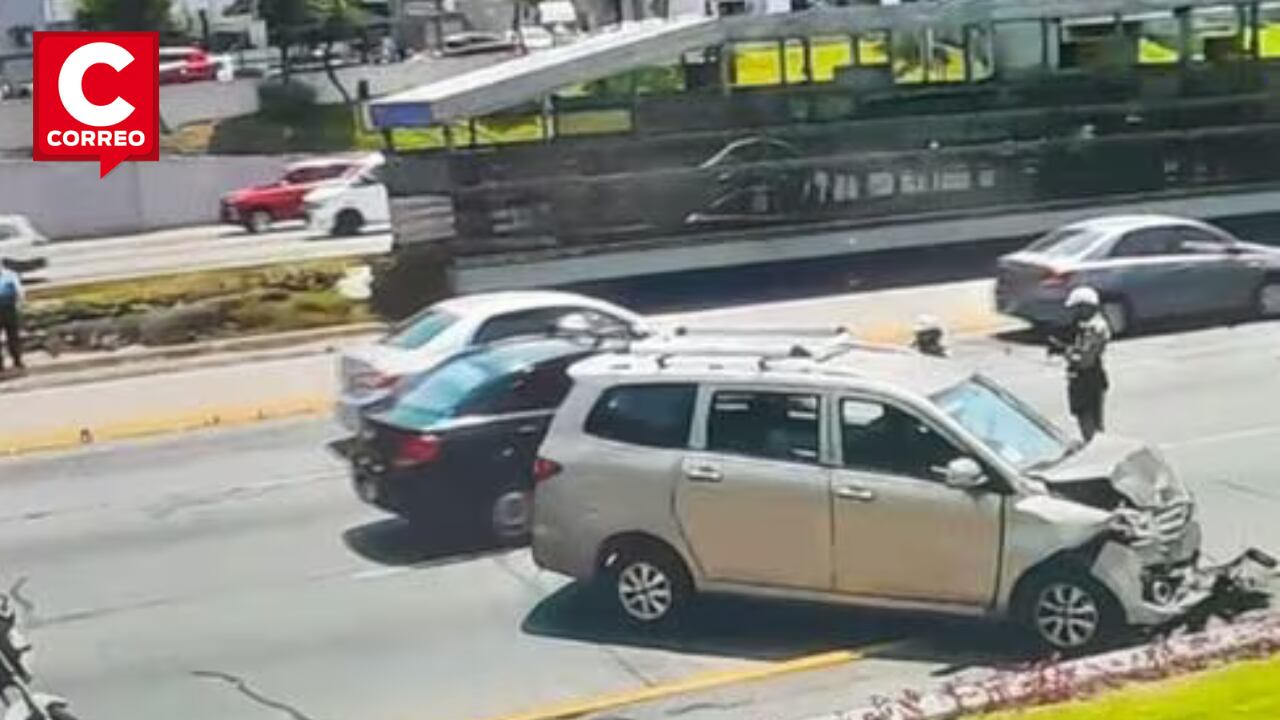 Accidente en La Victoria: Triple choque de autos cerca a la estación Canadá dejó varios heridos.