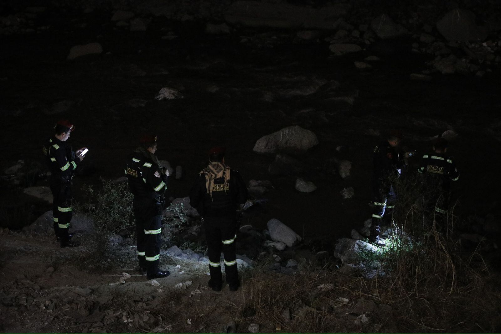 Recicladores hallan cadáver de un hombre en orilla del río Chillón. (Fotos: Joel Alonzo @photo.gec)