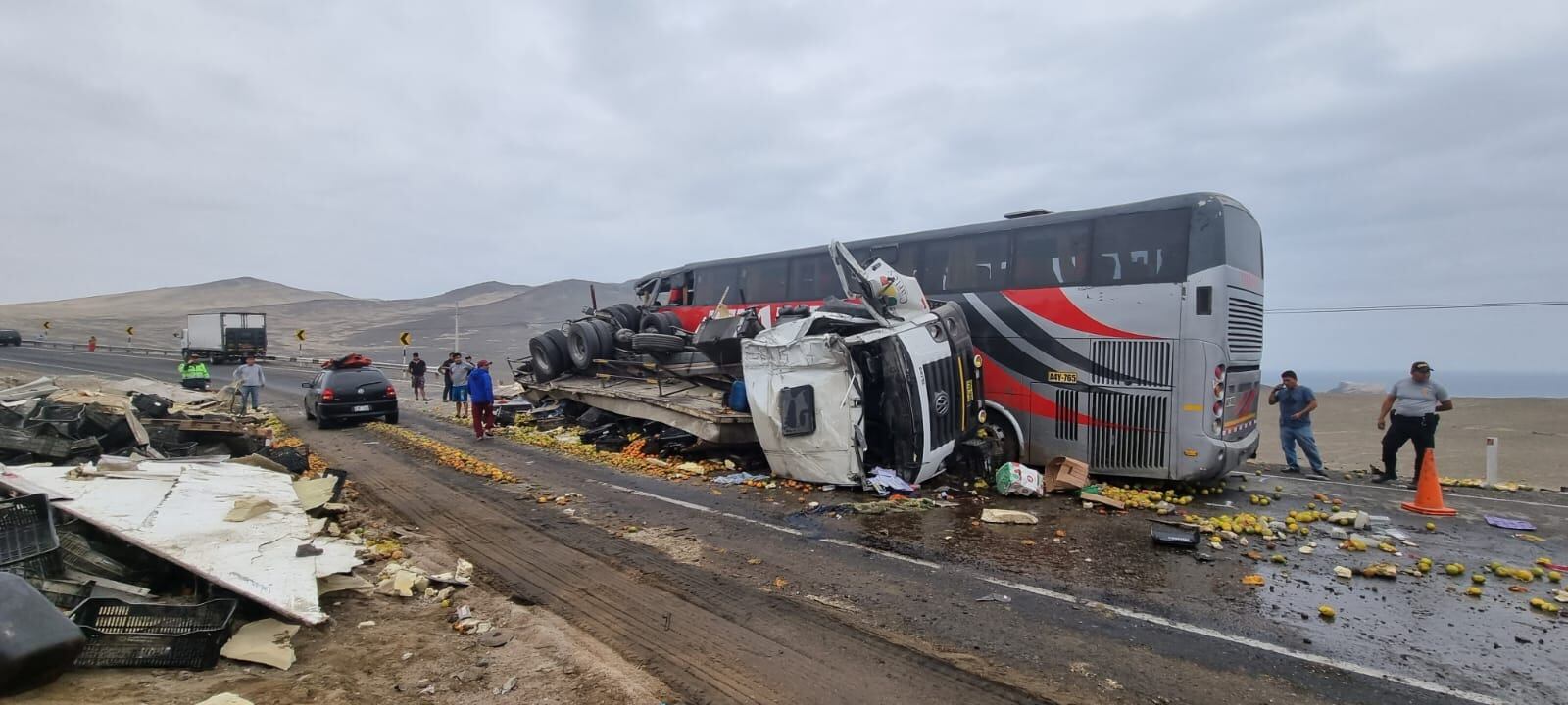 Tránsito vehicular en este sector se vio afectado tras el choque.