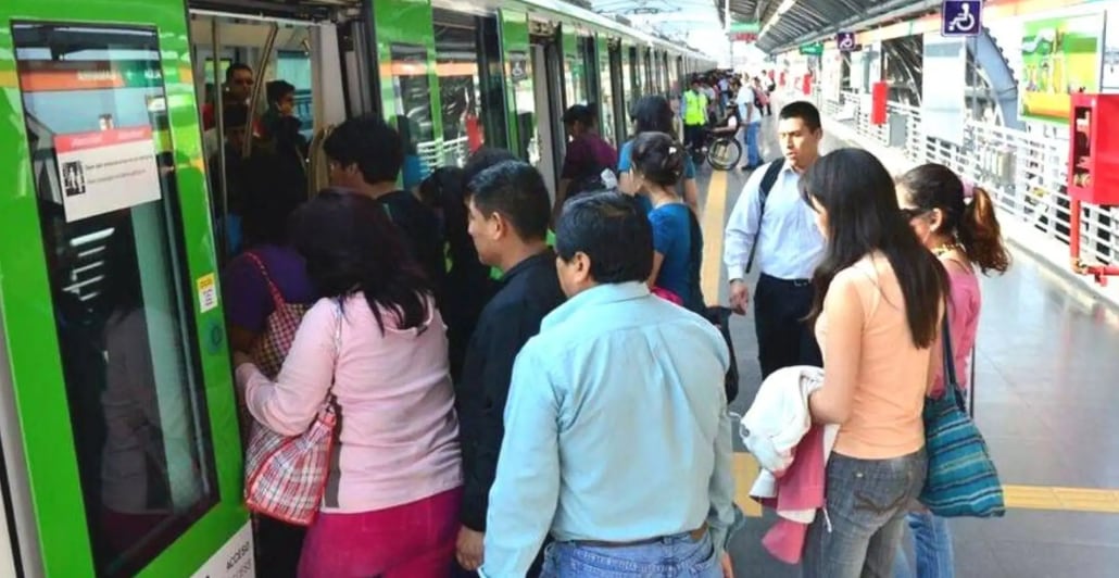 El servicio quedó suspendido entre La Cultura y Caja de Agua, lo que obligó a los pasajeros a evacuar y buscar rutas alternas.