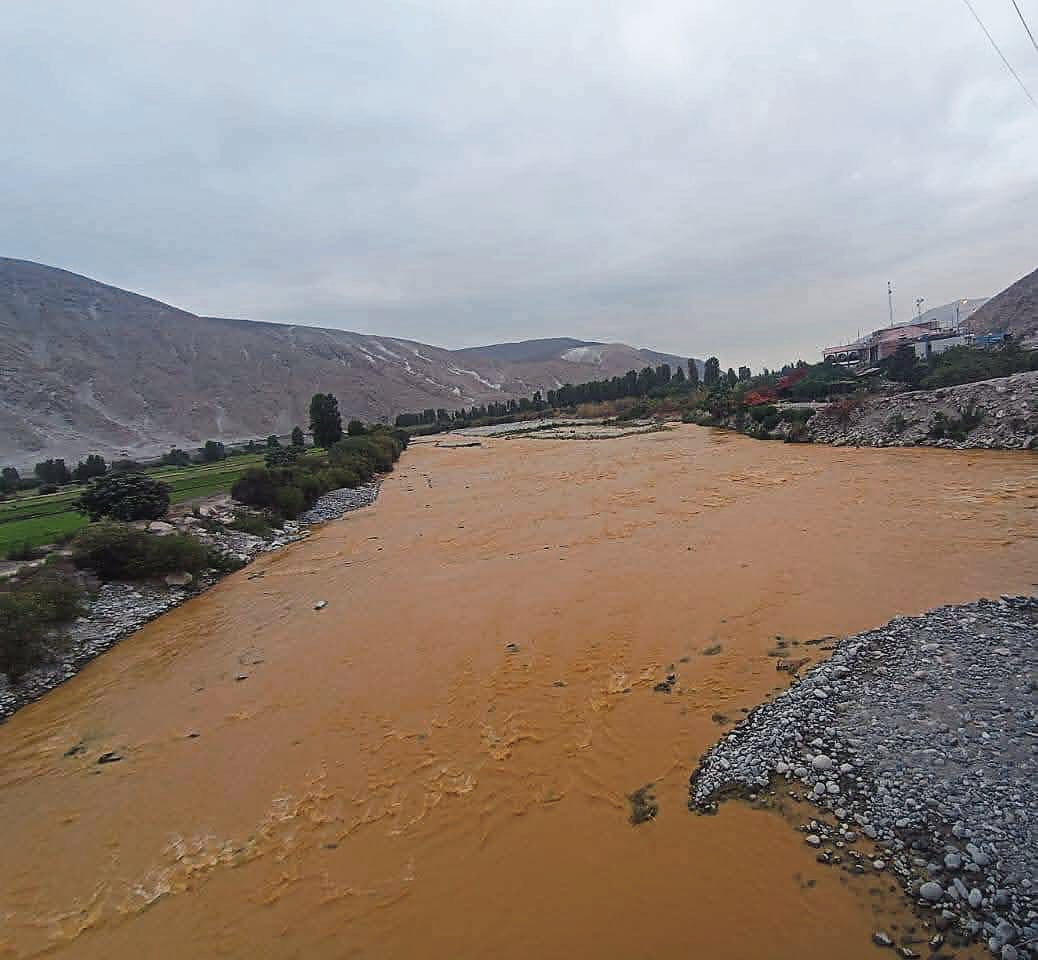 Contaminación del río Tambo aún presente. Foto: GEC.