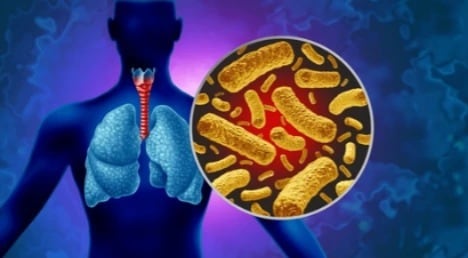 La infección puede provocar cuadros severos especialmente en bebés. El esquema nacional contempla dosis en los primeros meses, refuerzos posteriores y vacunación durante el embarazo.