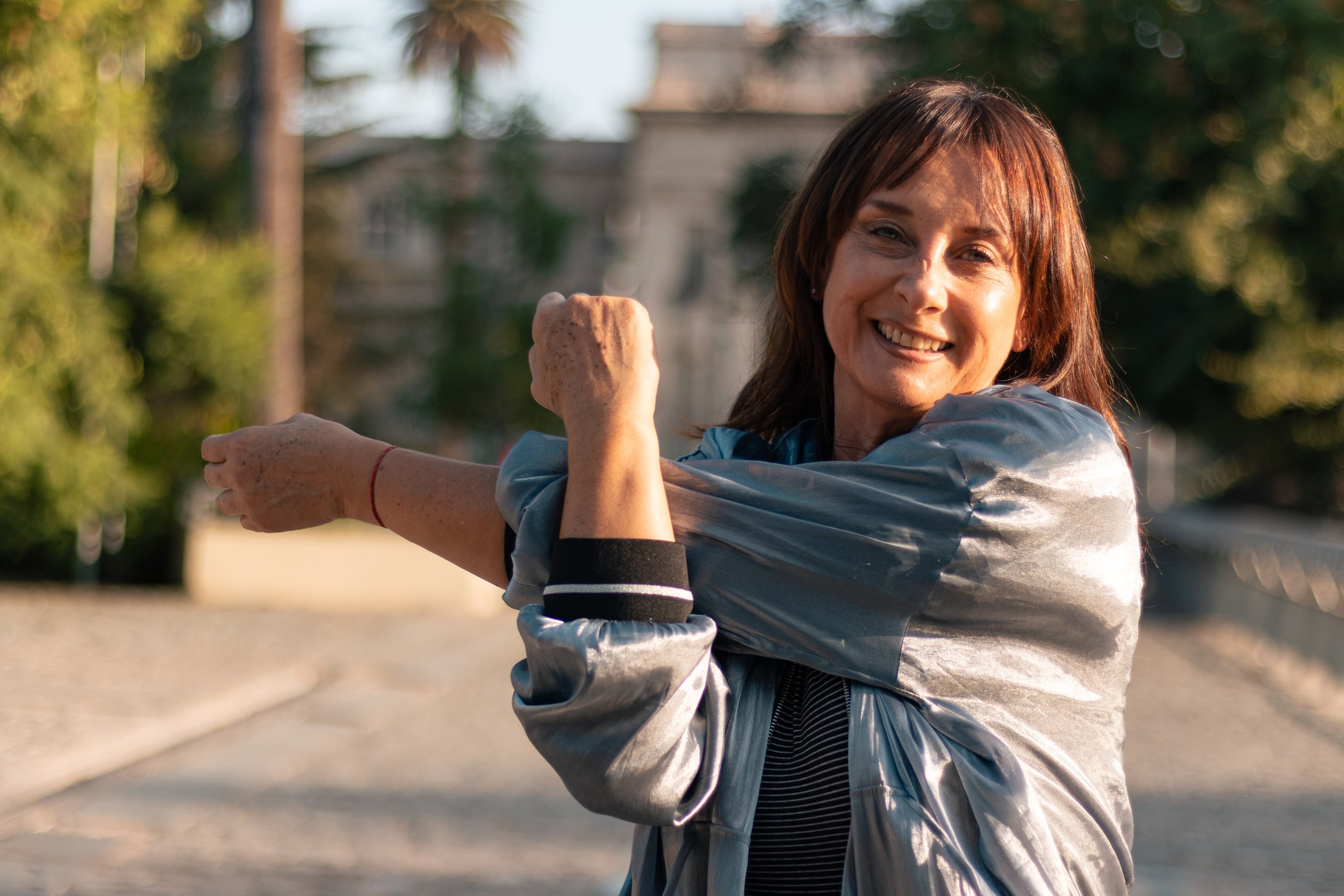 Vivir más años está cambiando la manera de entender la adultez madura. El término “midelescencia” busca describir un periodo de cambios laborales, personales y sociales que puede abrir nuevas oportunidades después de los 50.