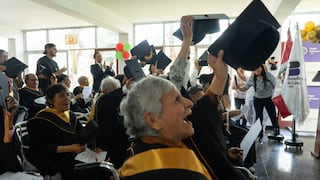 Adultos mayores culminan el año escolar y avanzan en su proceso de formación educativa