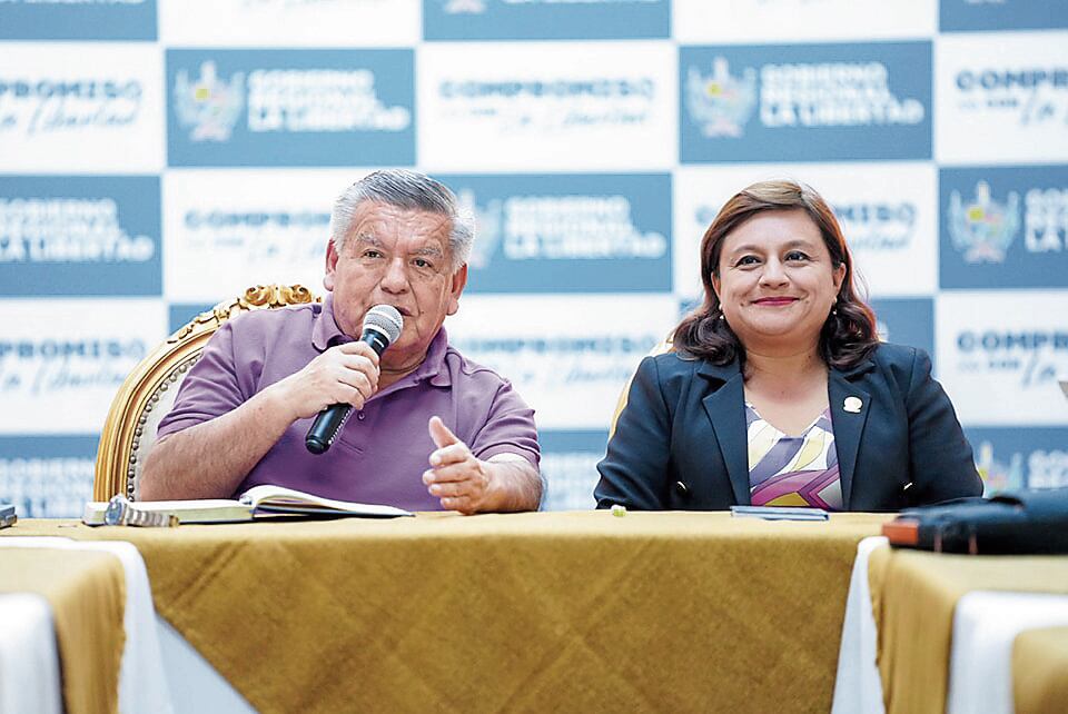 Joana Cabrera confirmó que acudirá a convocatoria del Consejo Regional. También dijo que está “capacitada” para reemplazar a César Acuña.