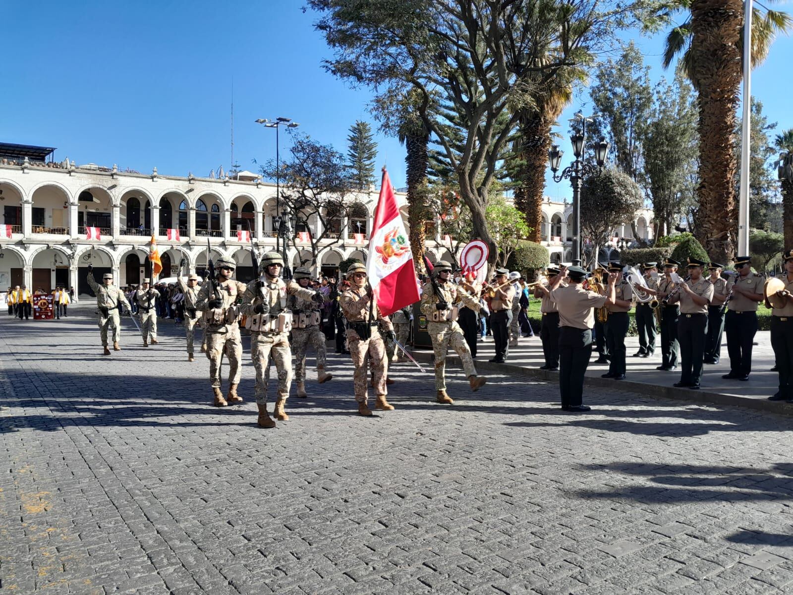 Autoridades y representantes de instituciones en la actividad. (Foto: GEC)