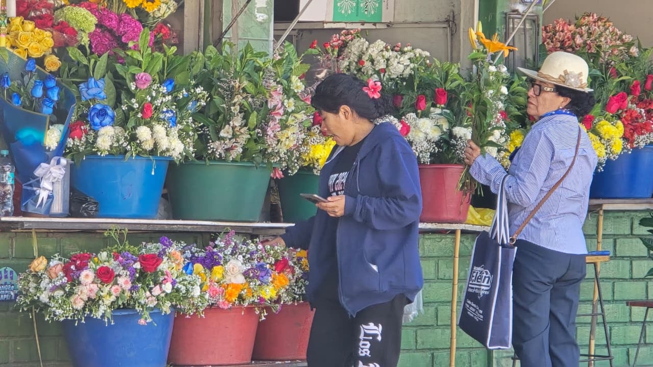 Ramos y arreglos florales por el Día del Padre en Arequipa. (Foto: Yunsu Pariapaza/@photo.gec)