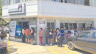 La Libertad: Ciudadanos hacen largas filas para recoger DNI